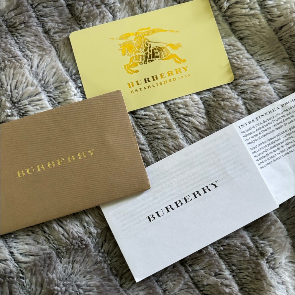 Burberry Tan and Black Checkered Women's Bag - Picture 5 of 7
